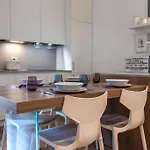 Design Experience Flat - 5 Min Loreto דירה *