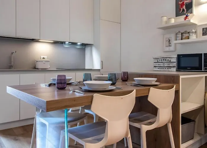 Design Experience Flat - 5 Min Loreto Apartment *
